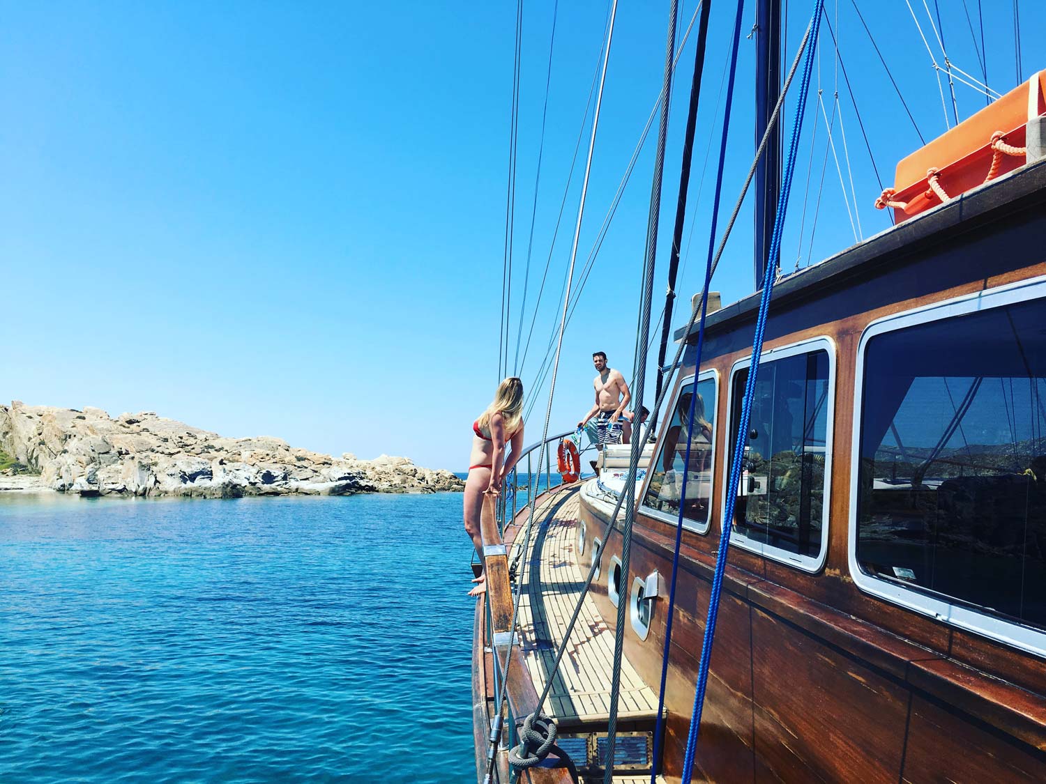 The most popular time for tours leaving athens is july. How To Make The Most Of Your Greek Island Hopping The Travelporter