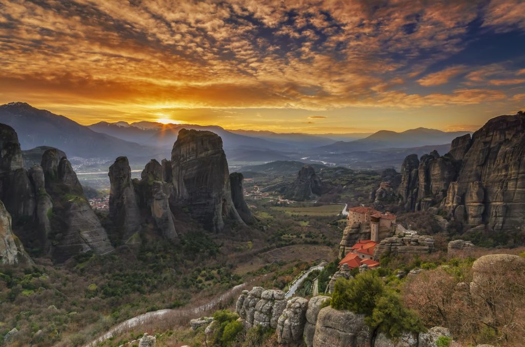 Exploring Athens Meteora Day Trip